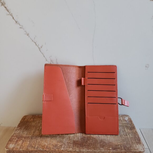 VTG Leather Travel Wallet Brown Passport Holder Organizer Minimalist Timeless - Picture 1 of 7